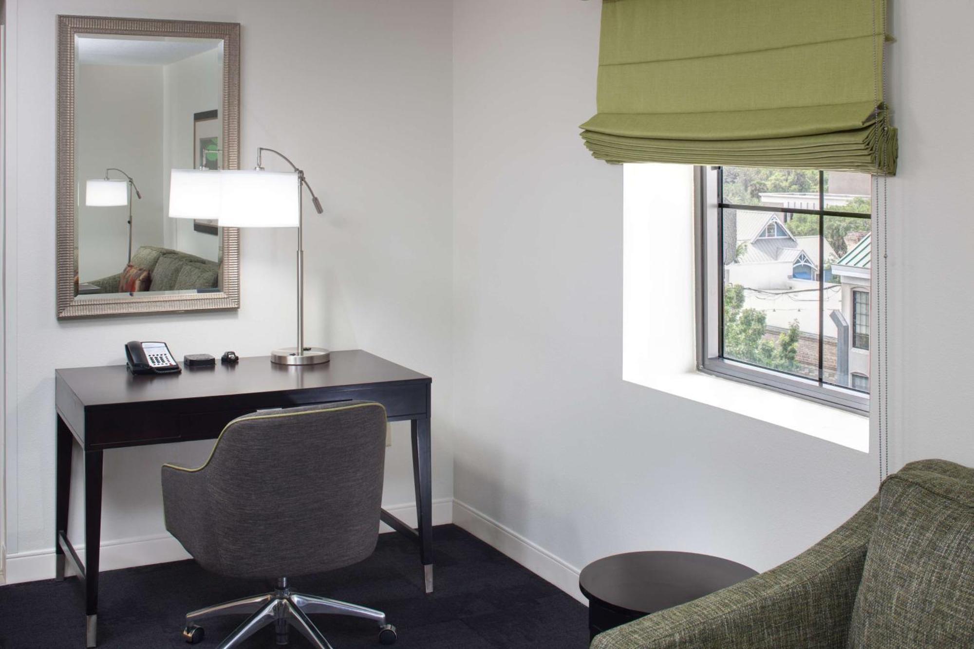Hampton Inn & Suites Gainesville Downtown Екстериор снимка