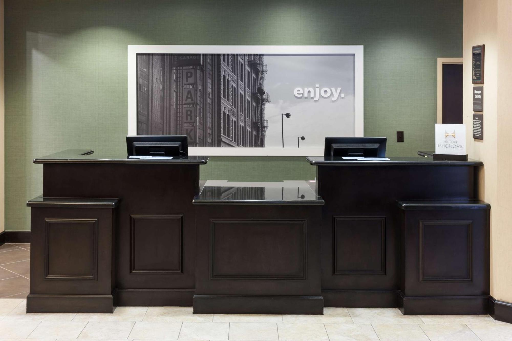 Hampton Inn & Suites Gainesville Downtown Екстериор снимка