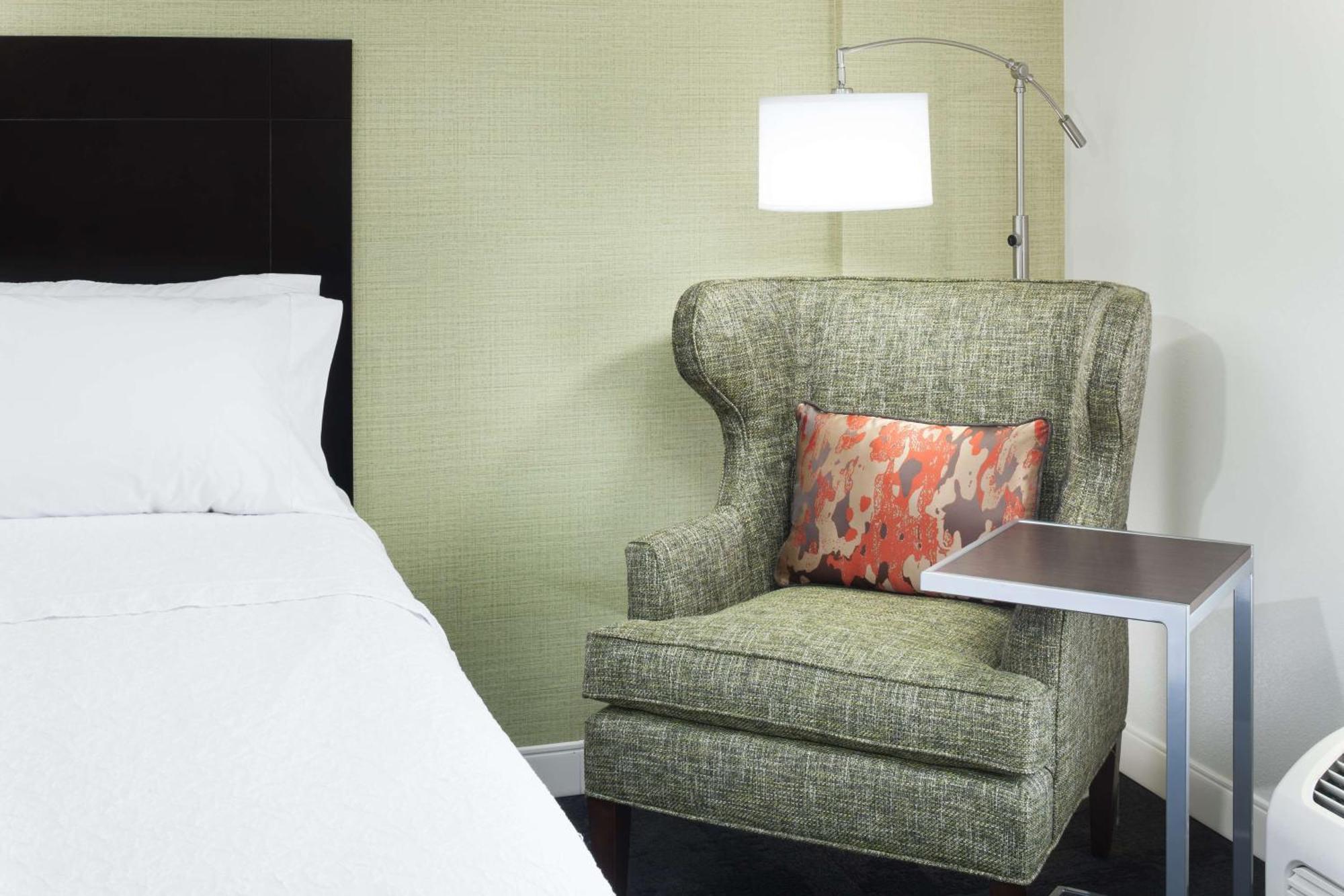 Hampton Inn & Suites Gainesville Downtown Екстериор снимка