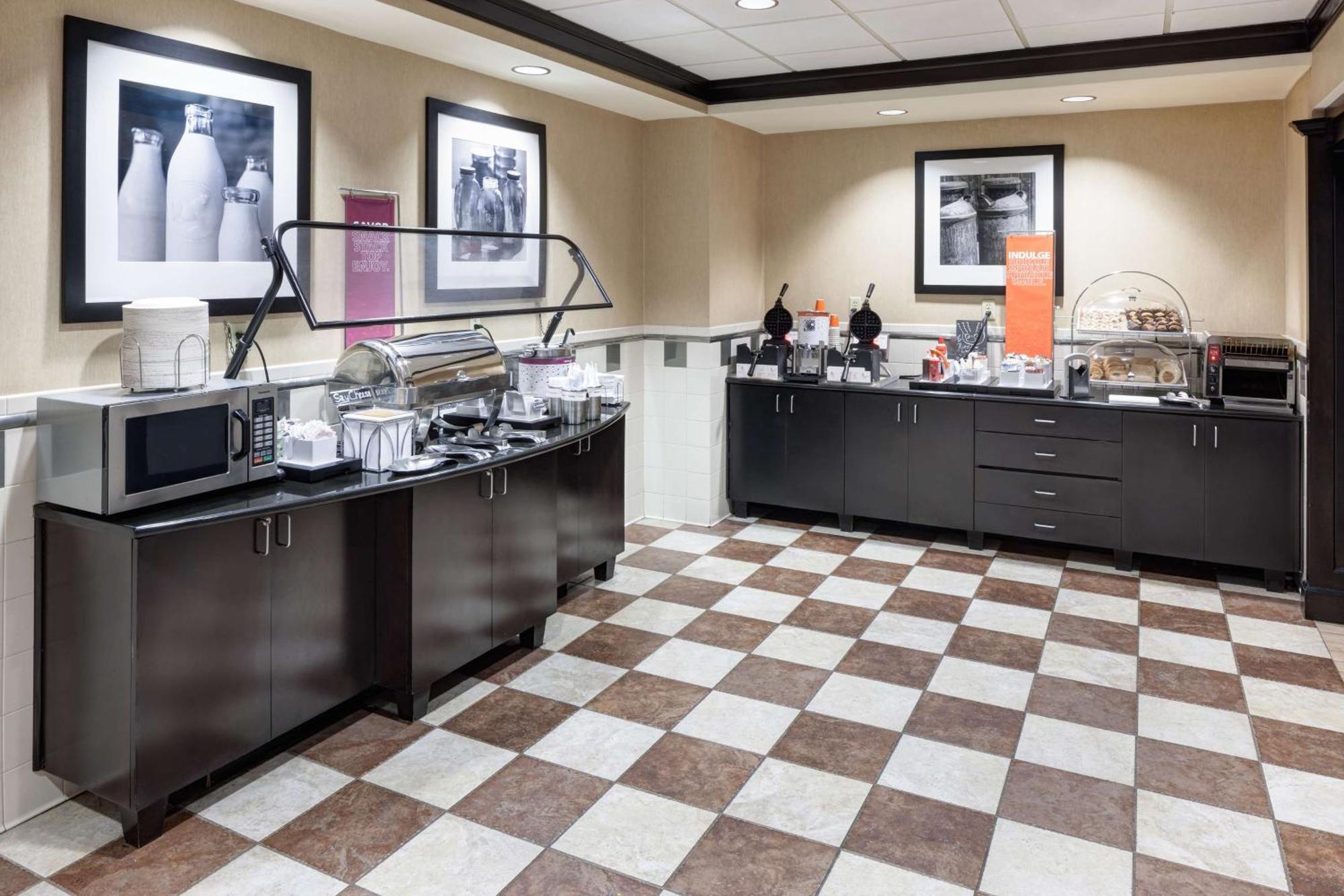 Hampton Inn & Suites Gainesville Downtown Екстериор снимка