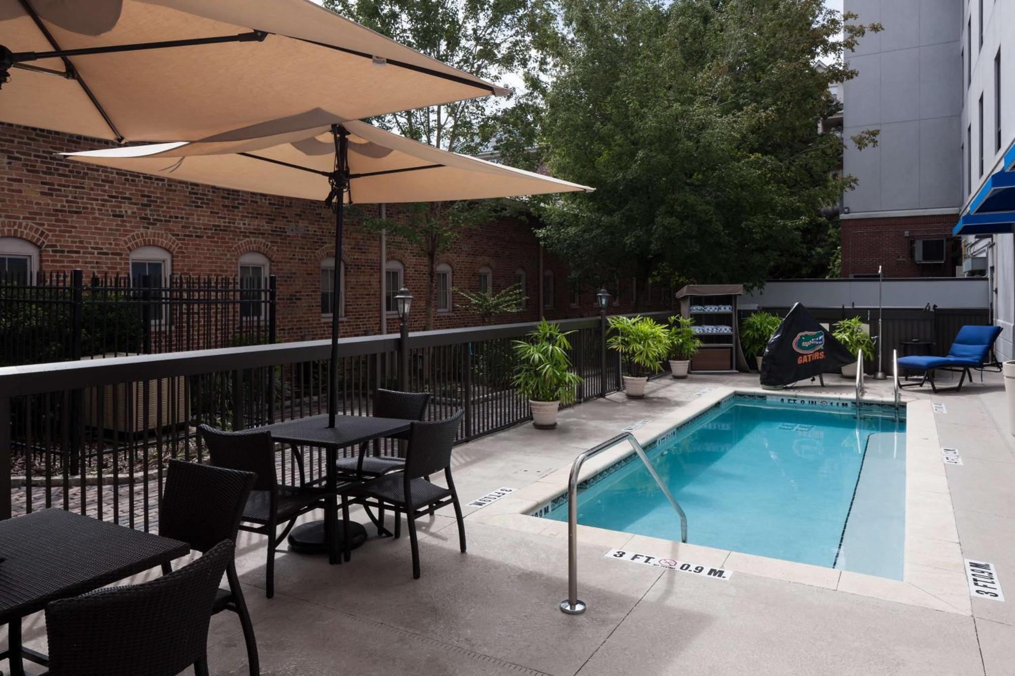 Hampton Inn & Suites Gainesville Downtown Екстериор снимка