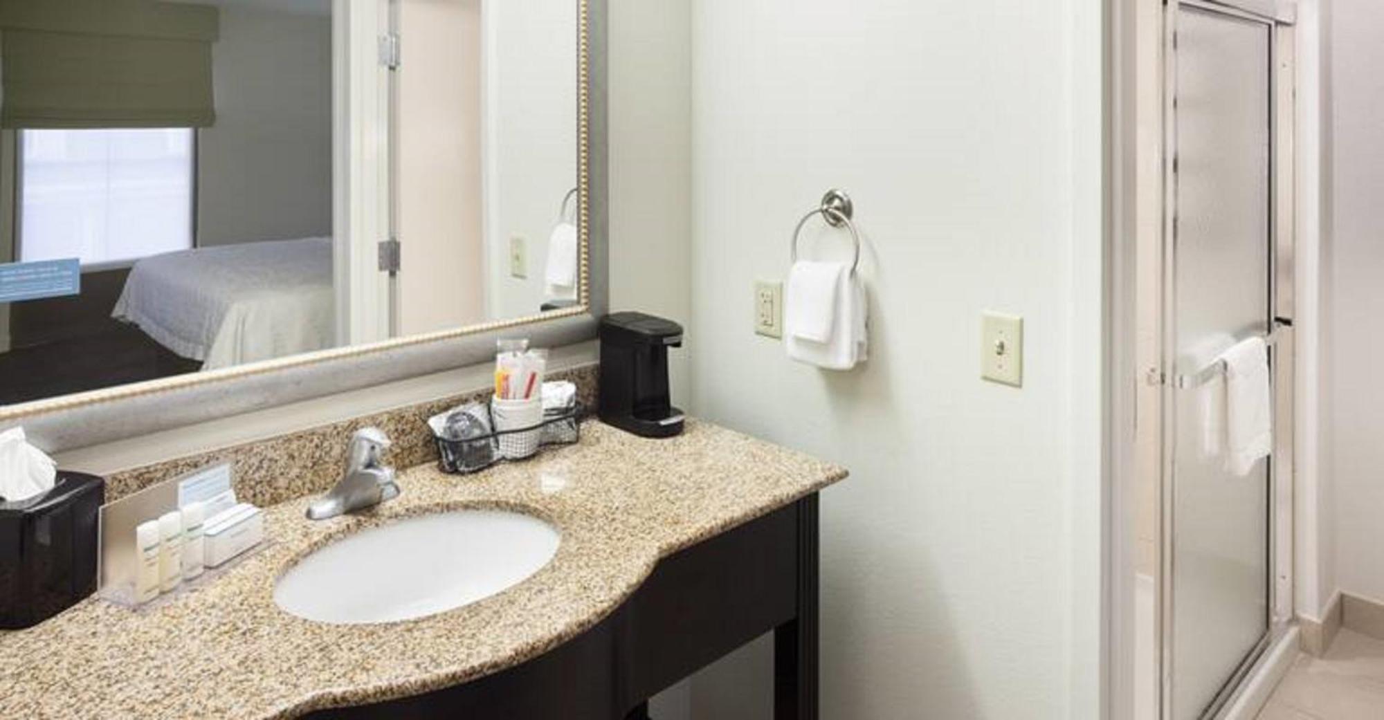 Hampton Inn & Suites Gainesville Downtown Екстериор снимка