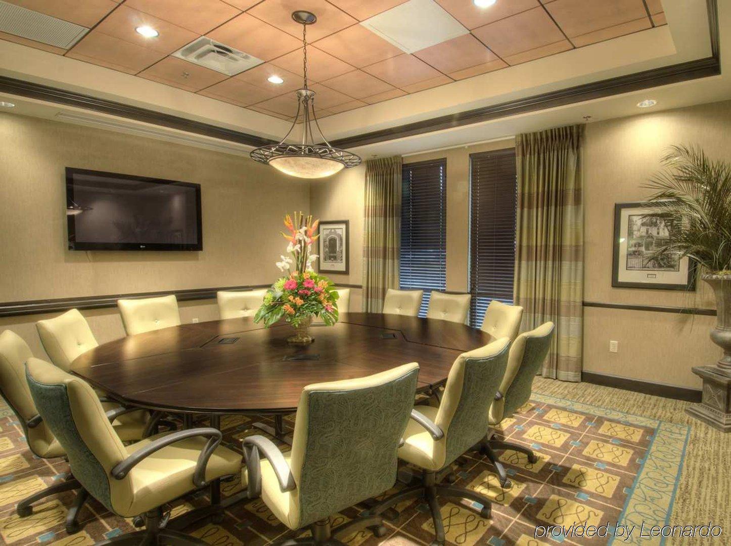 Hampton Inn & Suites Gainesville Downtown Съоръжения снимка