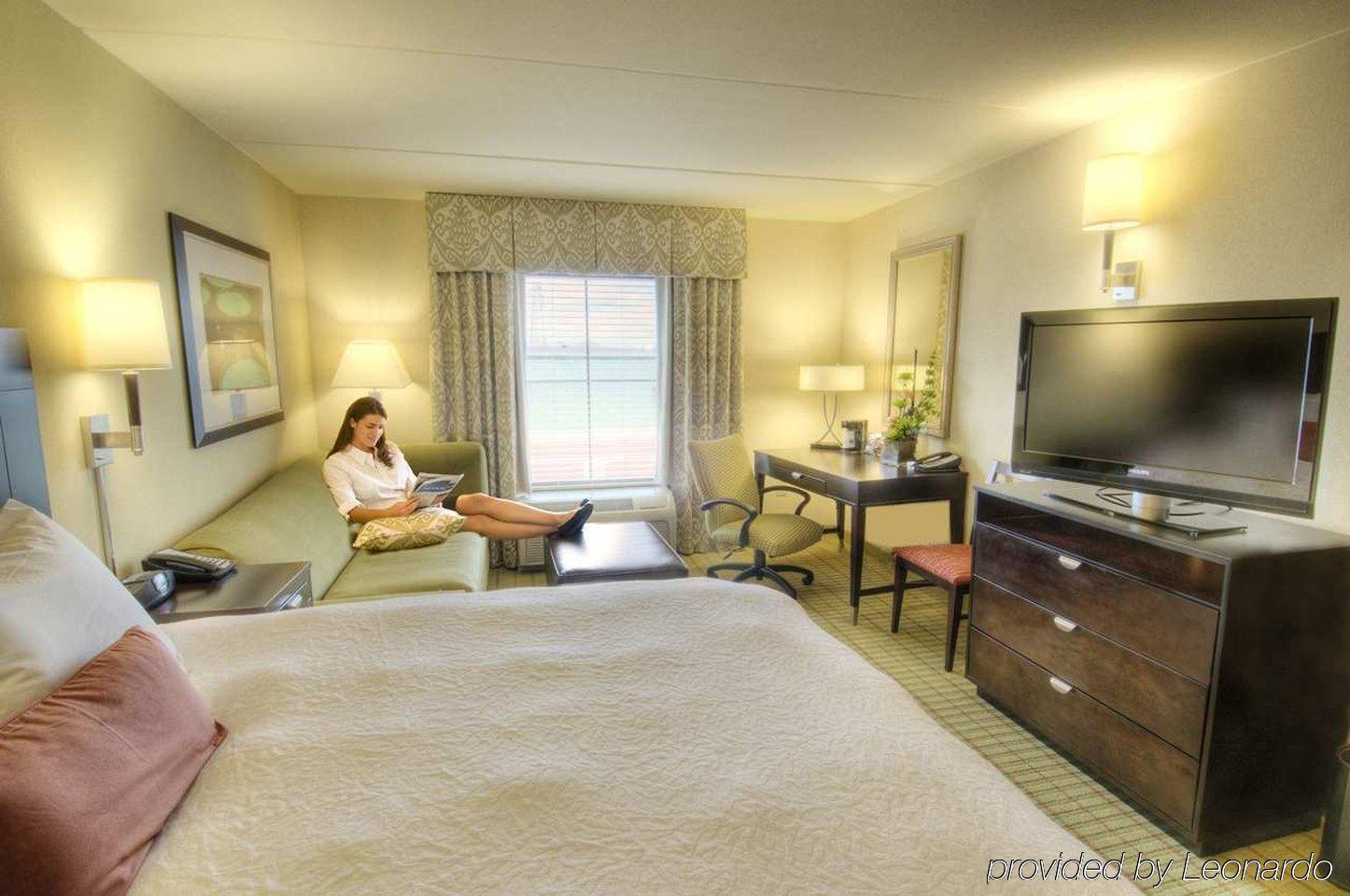 Hampton Inn & Suites Gainesville Downtown Стая снимка