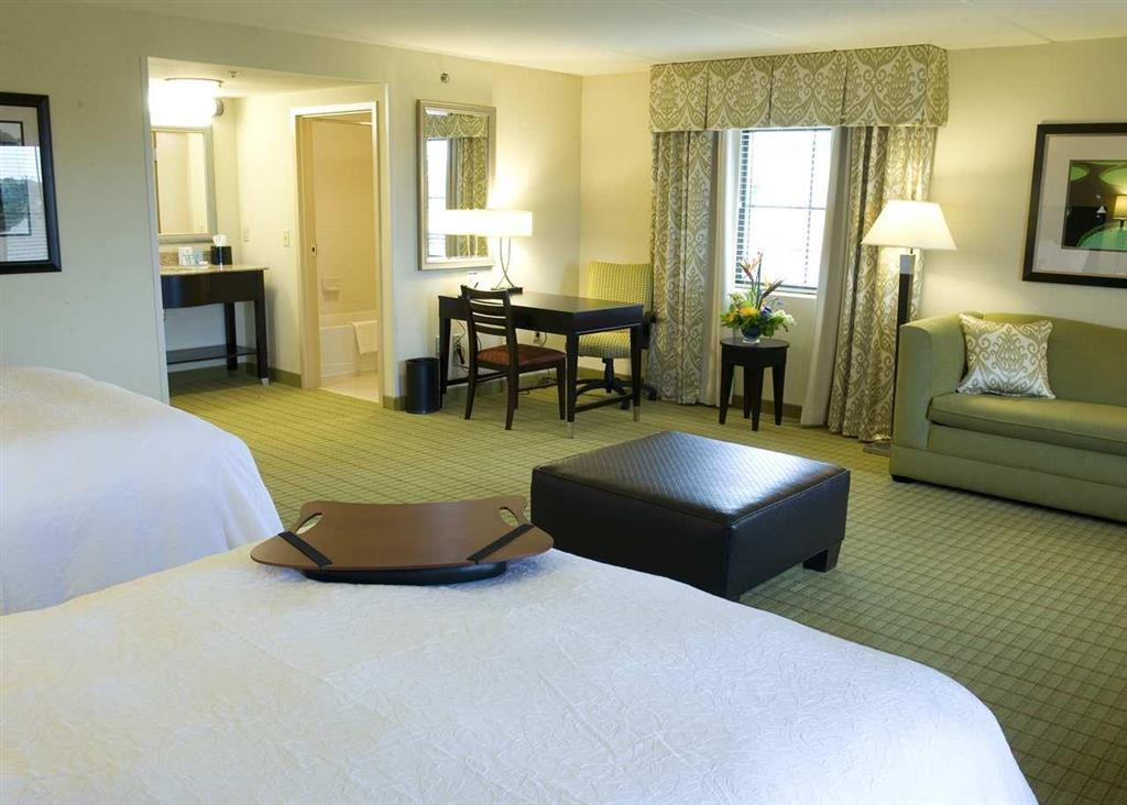 Hampton Inn & Suites Gainesville Downtown Стая снимка