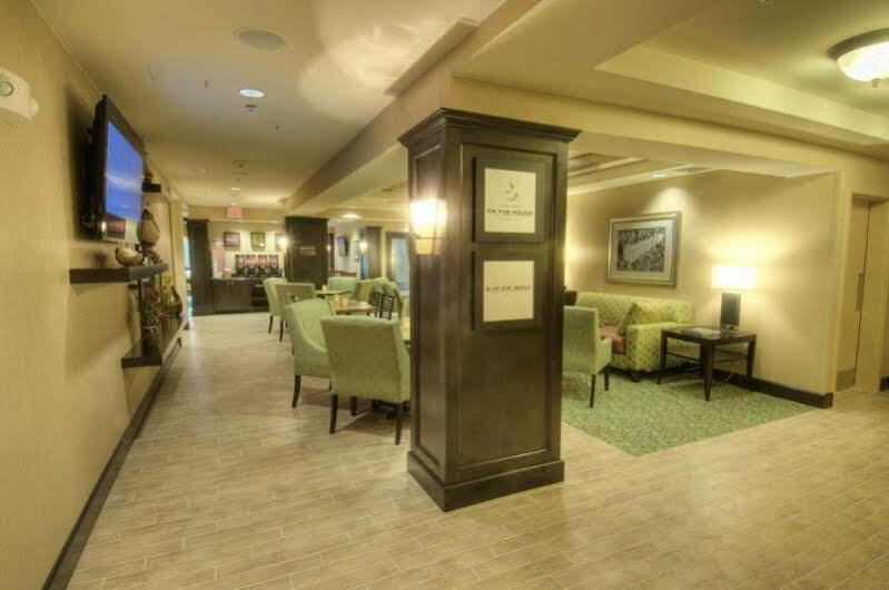 Hampton Inn & Suites Gainesville Downtown Екстериор снимка